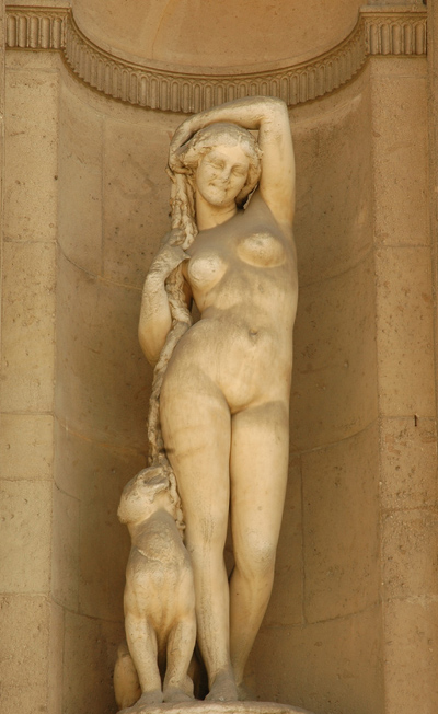 Louvre_Cour_Carree_Barre_Bacchante.jpg